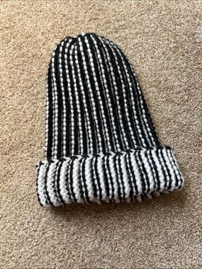 Anthropologie Black and White Ribbed Knit Beanie